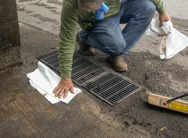 shammy towels for oil cleanup