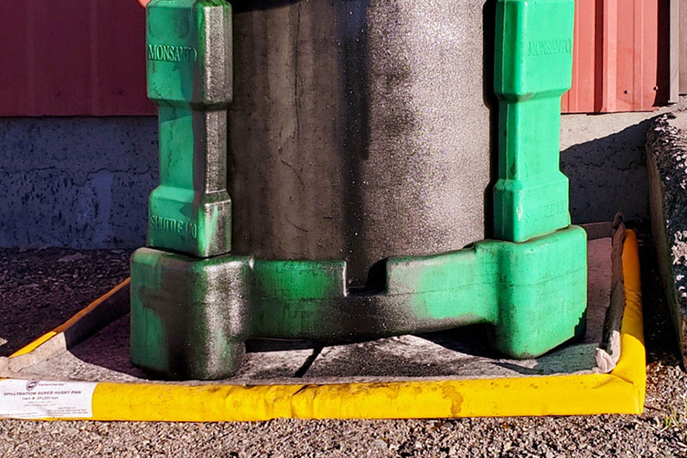 Super Husky Pan captures oil leaks